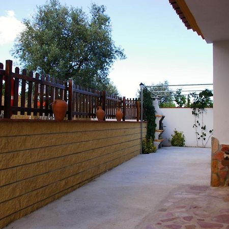 Hostal Y Apartamento Rural Los Naranjos Melegis Exterior photo